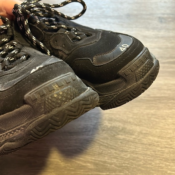 Balenciaga Triple S Sneakers - Picture 7 of 8